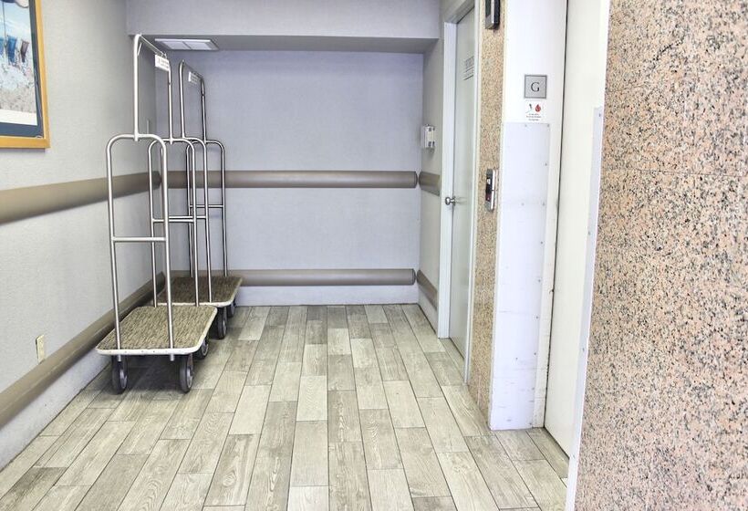 فندق Wild Dunes Inn