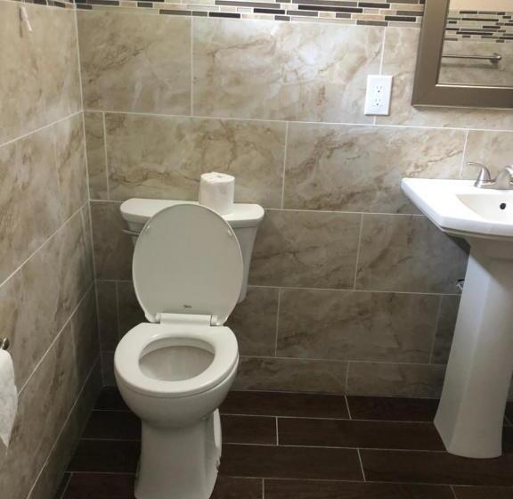 فندق على الطريق Skyview Motor Inn
