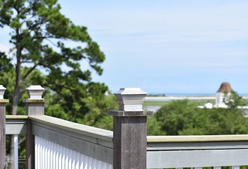 渡假胜地  The Inlet Sports Lodge