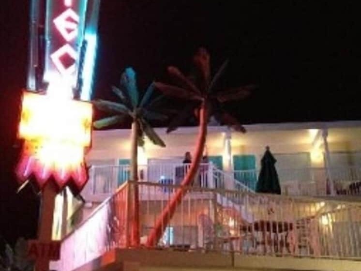 Aztec Motel