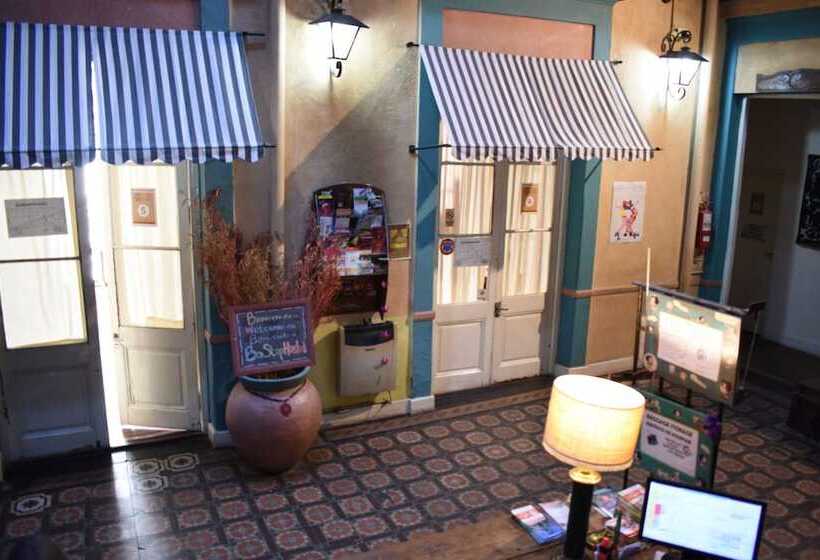 هاستل Ba Stop Hotel House