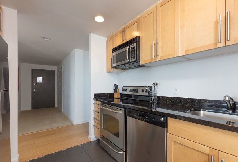 Global Luxury Suites At Kendall West