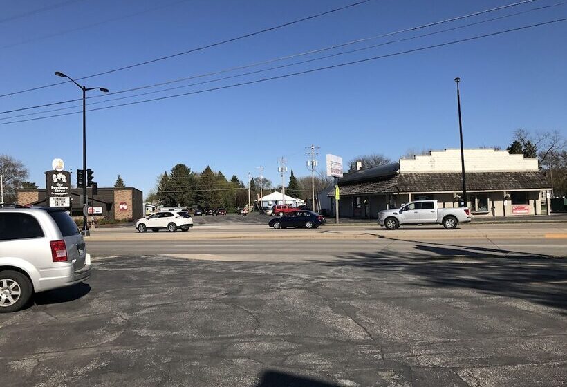 فندق Budget Inn Marinette