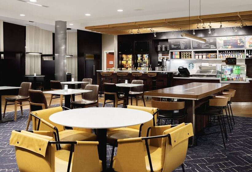 فندق Courtyard By Marriott Boone