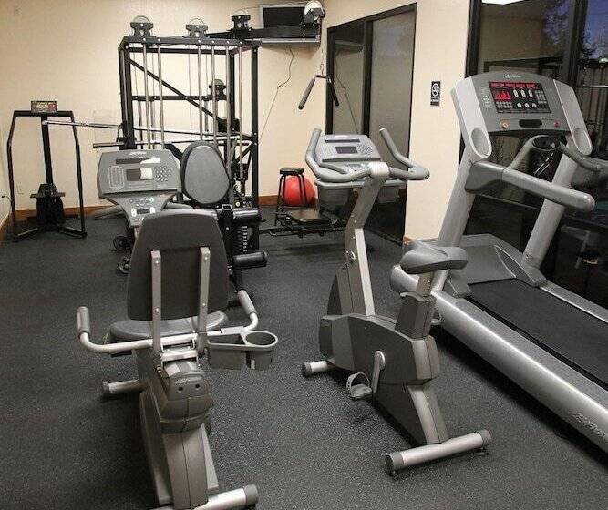 호텔 Gateway Studio Suites