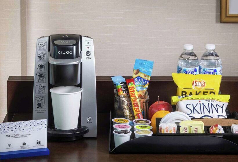 هتل Hampton Inn & Suites Orlando Airport @ Gateway Village