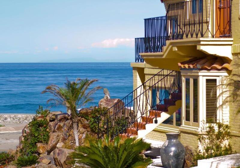 בית מלון כפרי Pantai Inn