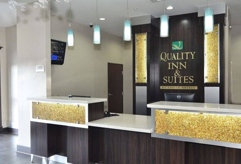 Отель Quality Inn & Suites Kenedy  Karnes City