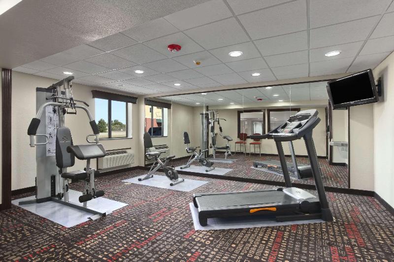 فندق Ramada By Wyndham Tulsa