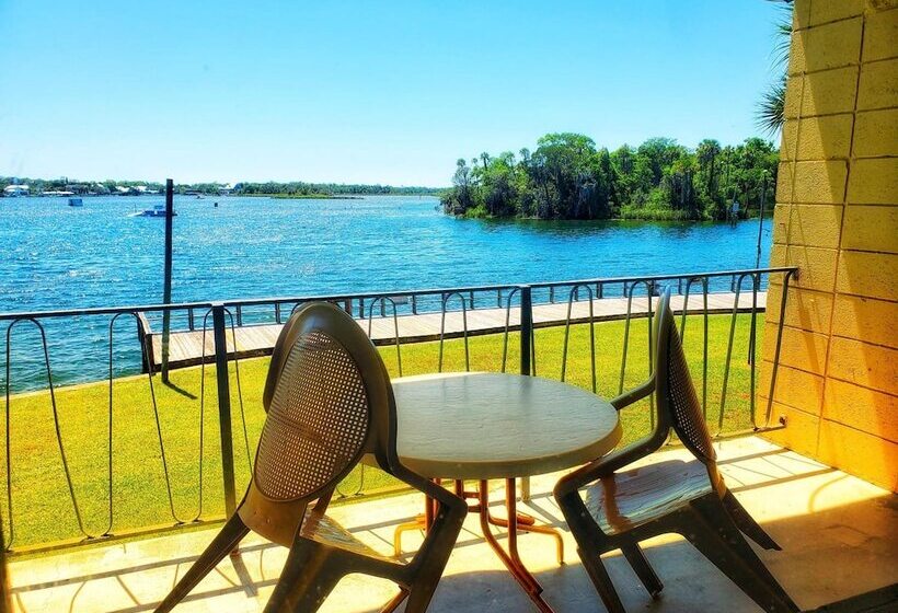 The Port Hotel And Marina