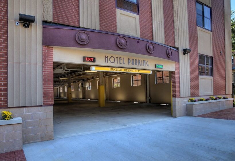 The Hotel Warner