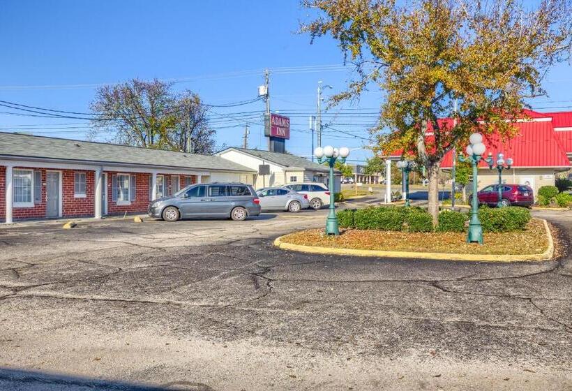 モーテル Adams Inn