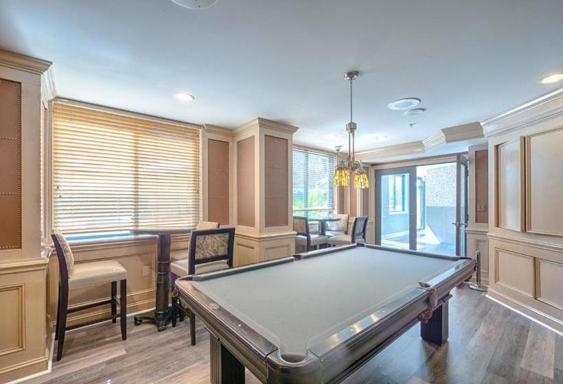 Oakwood At Ballston Place