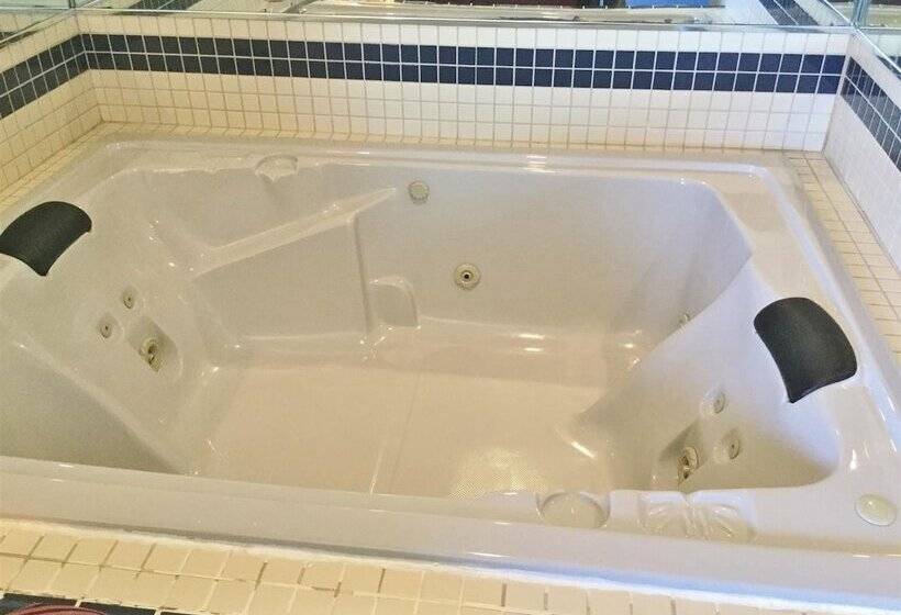 ホテル Amerihost Inn & Suites Fulton