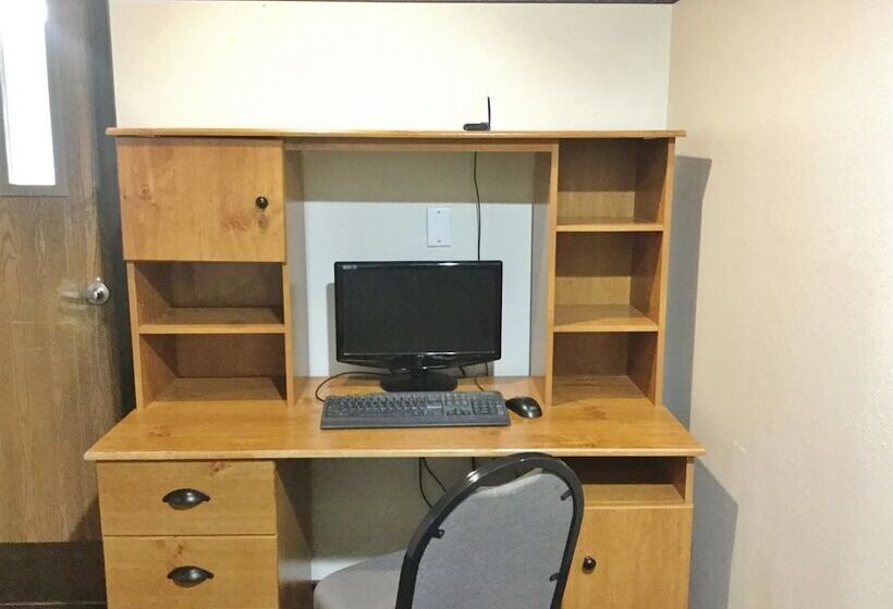 ホテル Amerihost Inn & Suites Fulton