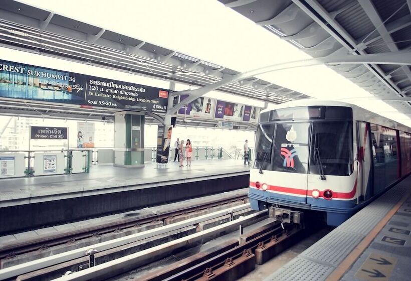 호텔 Arcadia Suites Bangkok