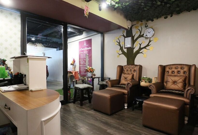 호텔 Arcadia Suites Bangkok