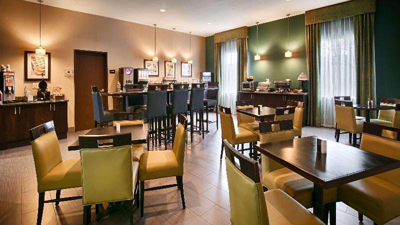 Отель Best Western Plus Carrizo Springs Inn & Suites