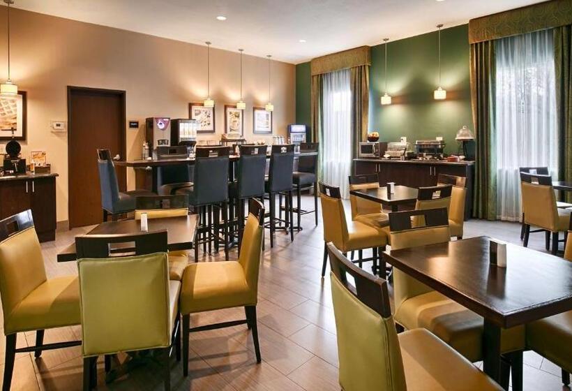 Отель Best Western Plus Carrizo Springs Inn & Suites