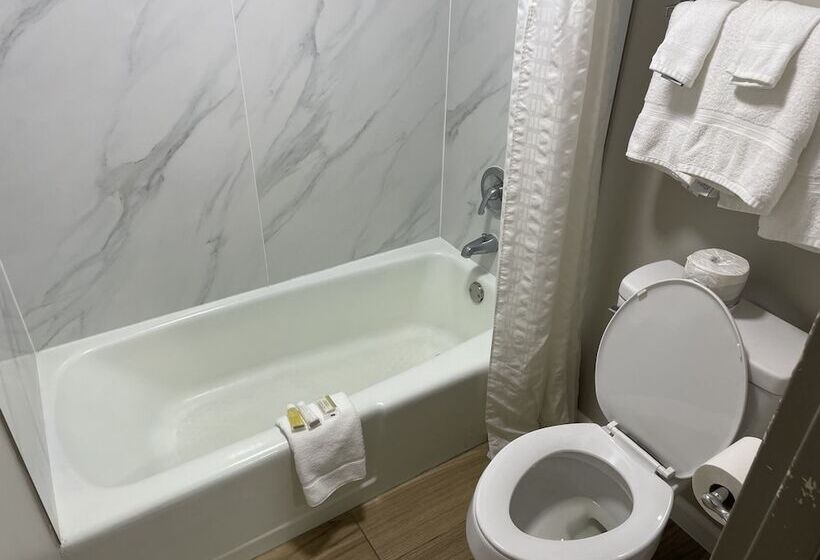 בית מלון כפרי Days Inn By Wyndham Valdosta/near Valdosta Mall