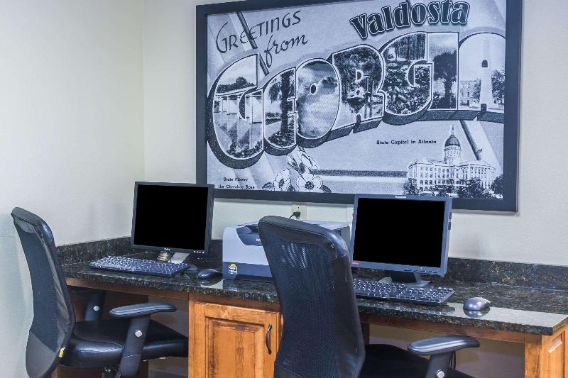 בית מלון כפרי Days Inn By Wyndham Valdosta/near Valdosta Mall