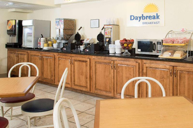 בית מלון כפרי Days Inn By Wyndham Valdosta/near Valdosta Mall