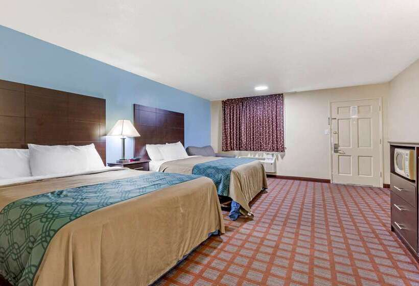 בית מלון כפרי Econo Lodge Woodstock  Shenandoah Valley I 81
