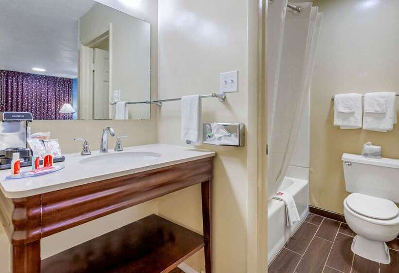 בית מלון כפרי Econo Lodge Woodstock  Shenandoah Valley I 81