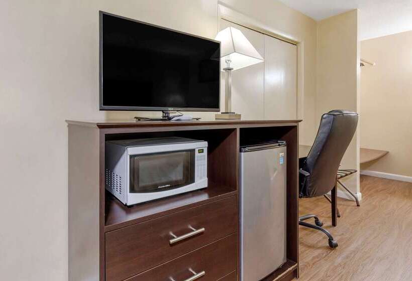 בית מלון כפרי Econo Lodge Woodstock  Shenandoah Valley I 81