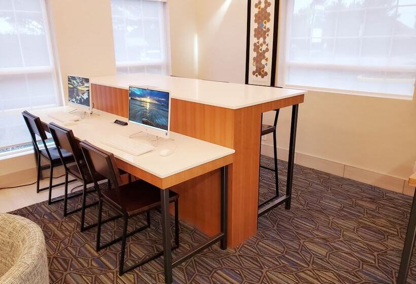 בית מלון כפרי Holiday Inn Express & Suites Lincoln City, An Ihg