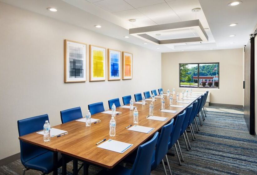 ホテル Holiday Inn Express And Suites Wheeling, An Ihg