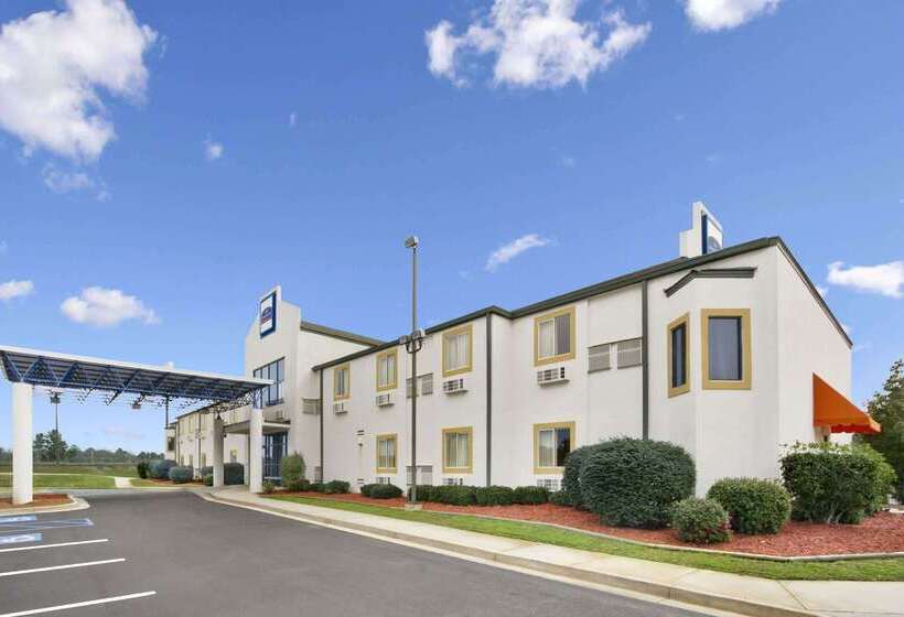 호텔 Howard Johnson By Wyndham Tifton Ga I 75