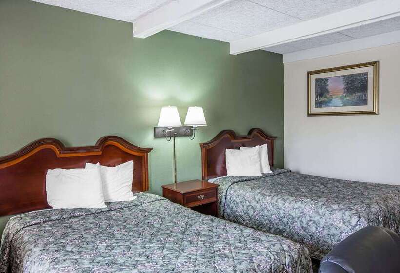 בית מלון כפרי Rodeway Inn