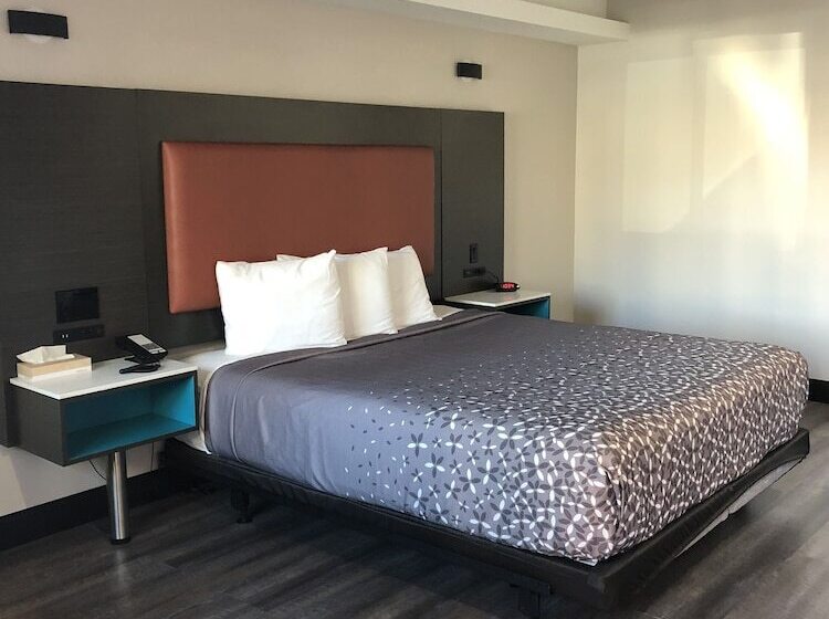 Отель Rodeway Inn South Gate  Los Angeles South