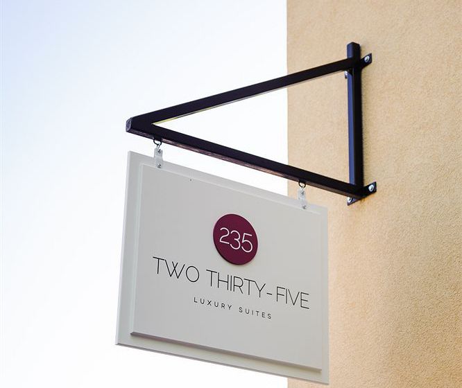 Hotel Two Thirty Five