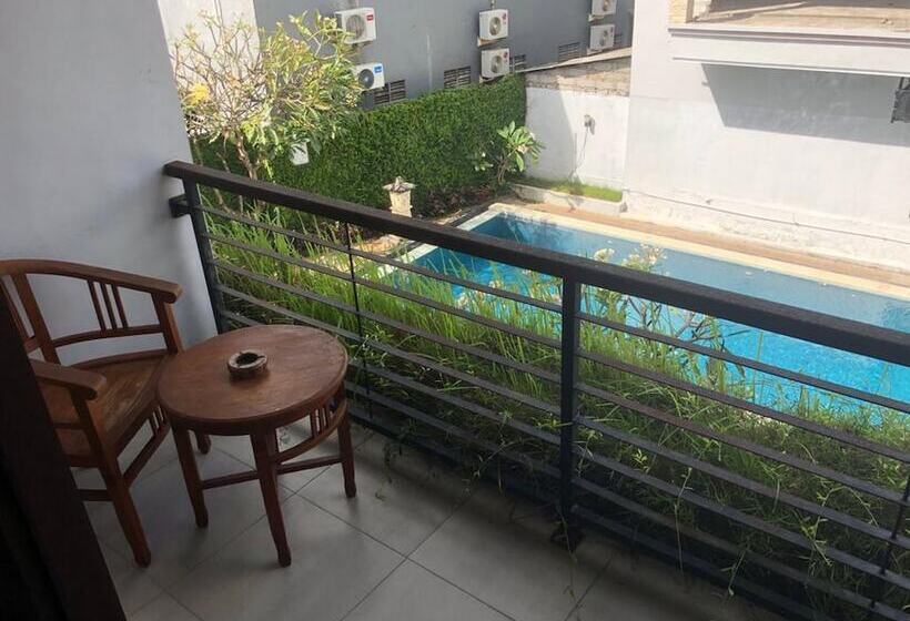 هتل Reddoorz Near Jimbaran Beach 2