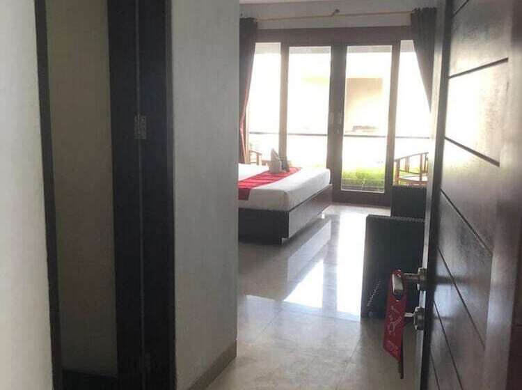 هتل Reddoorz Near Jimbaran Beach 2