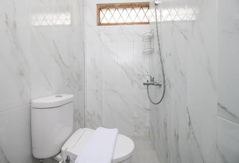 هتل Reddoorz Plus @ Panorama Villas Batu