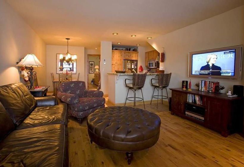Cimarron Lodge