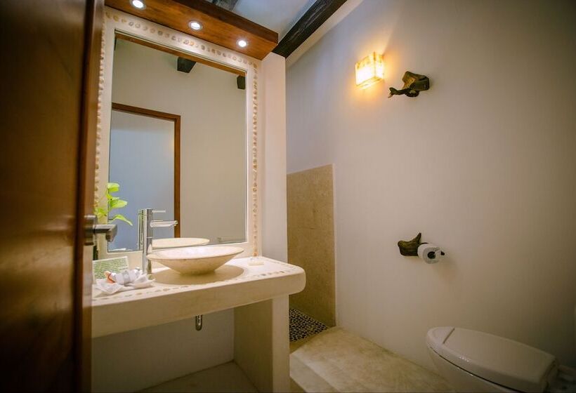 هتل Casa Iguana Holbox   Beachfront