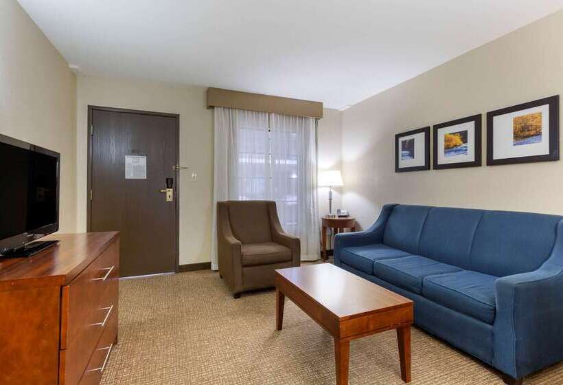 בית מלון כפרי Comfort Suites Near Potomac Mills