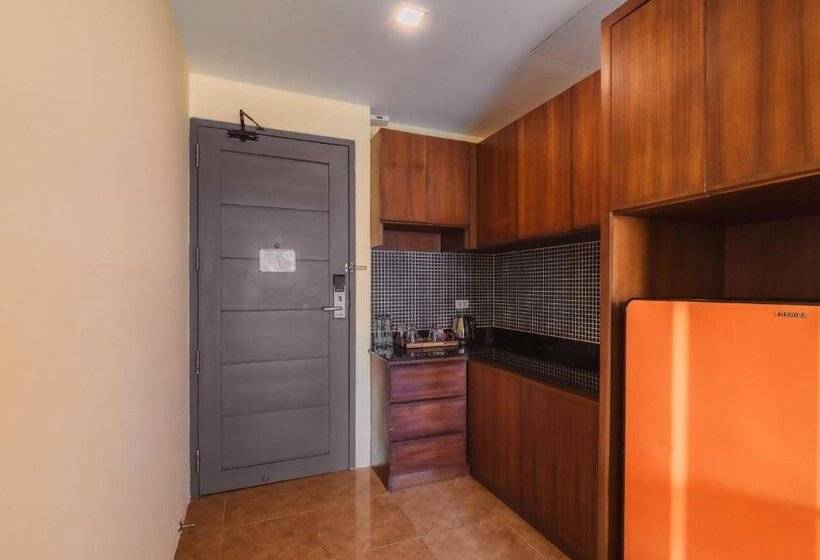 هتل Elite Suites Patong