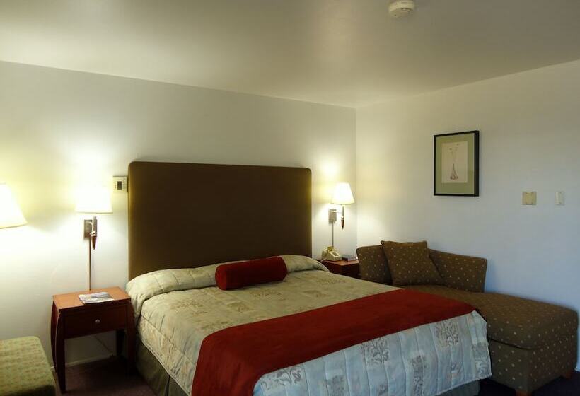 Отель Maple Inn And Suites Los Banos
