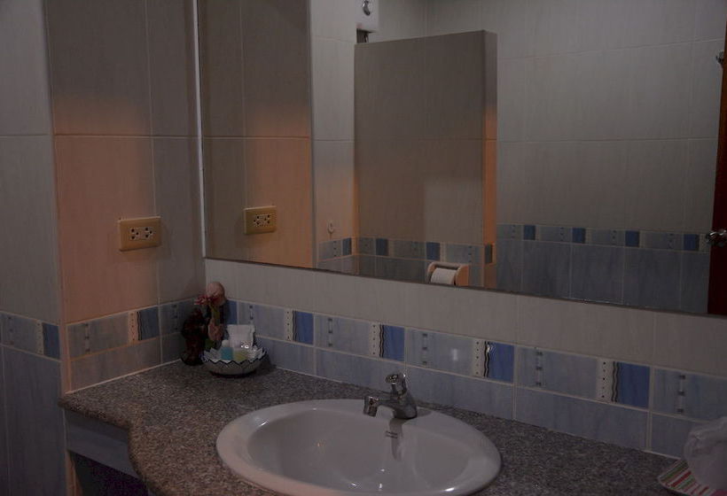 Fotos del hotel Seven Oaks Inn:  32