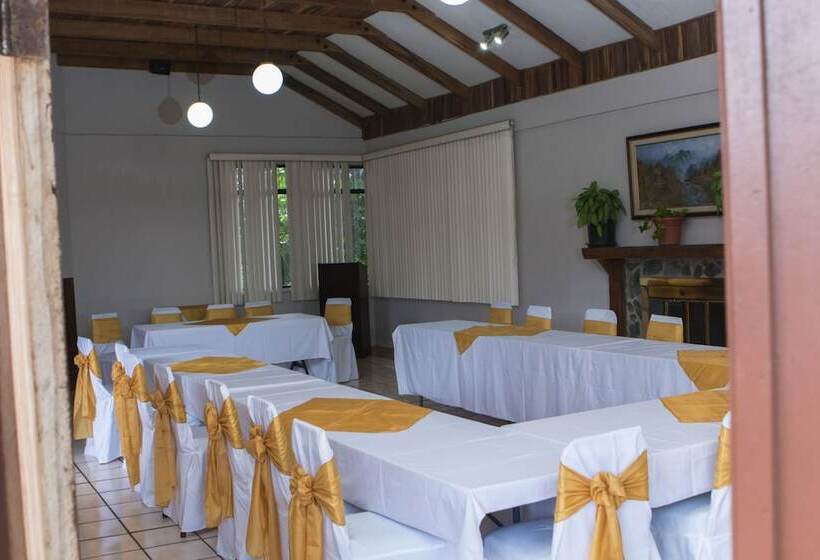 호텔 Villa Zurquí