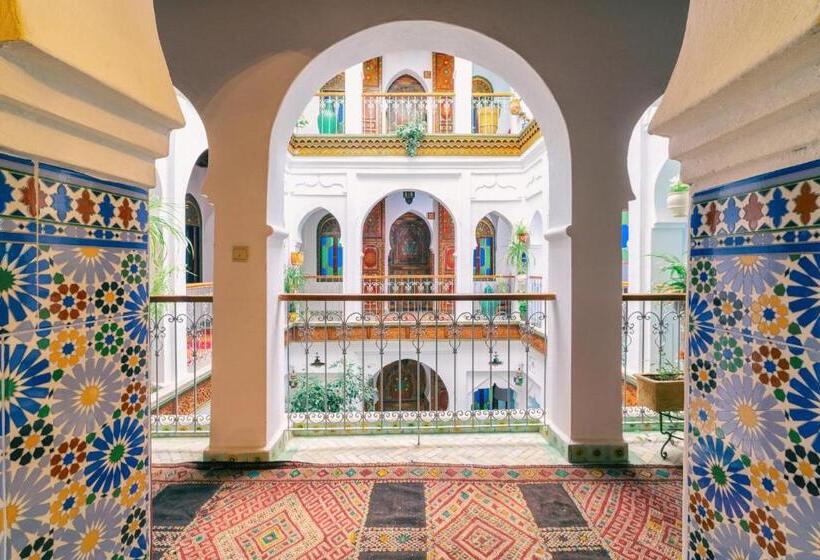 تختخواب و صبحانه Casa Hassan