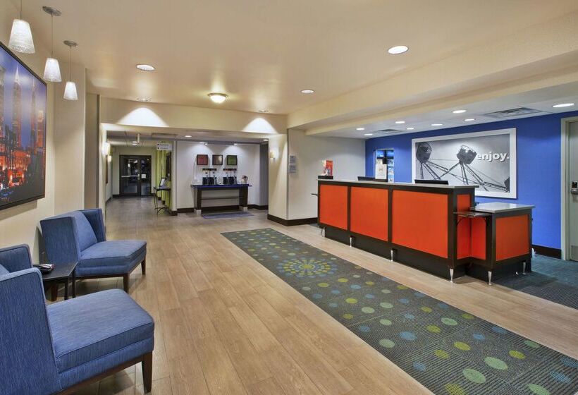 Hampton Inn & Suites Elyria