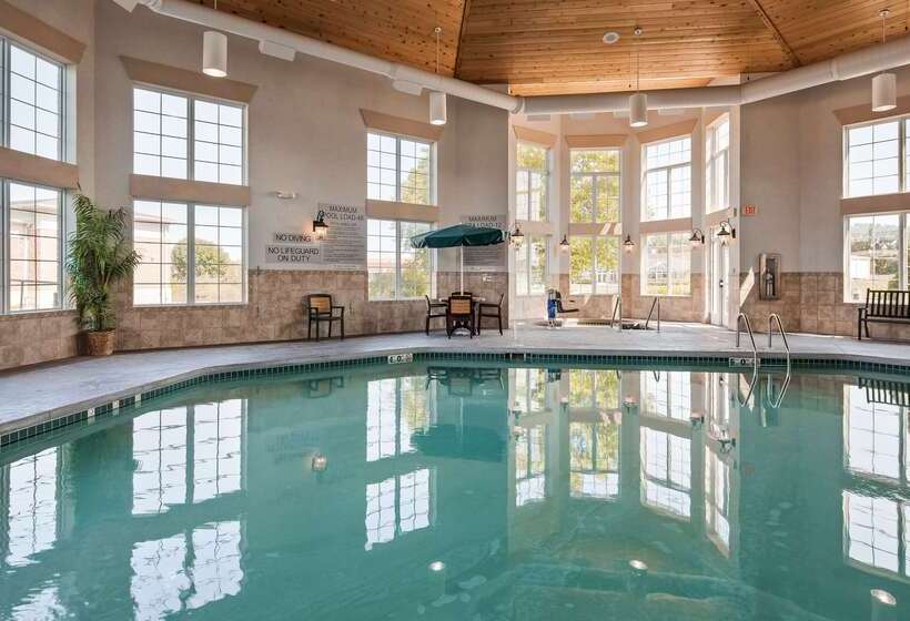 هتل Best Western Plus Appleton Airport Mall