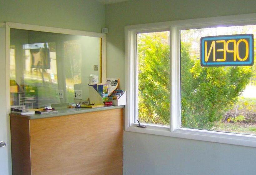 Отель Country Place Inn And Suites