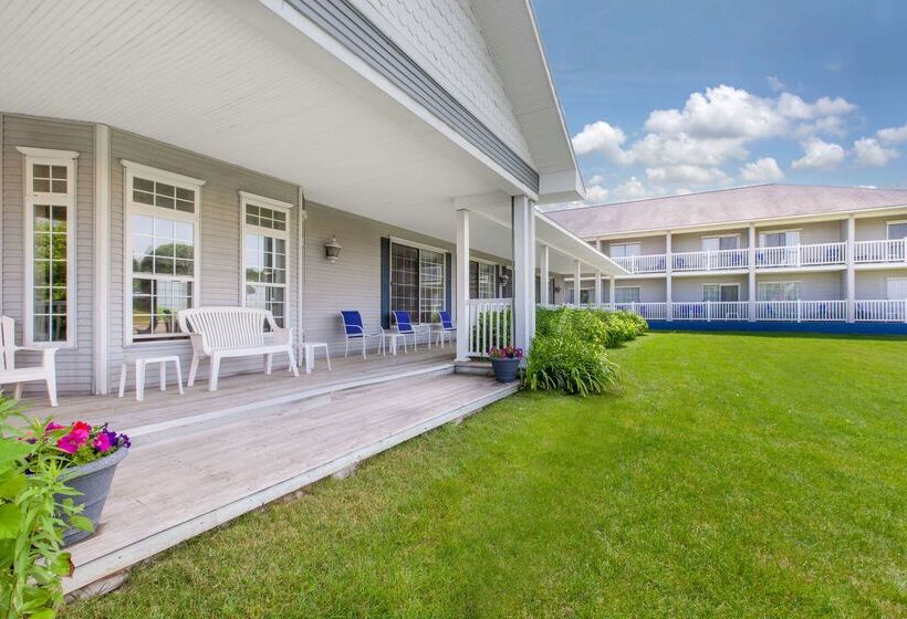 בית מלון כפרי Days Inn By Wyndham Petoskey